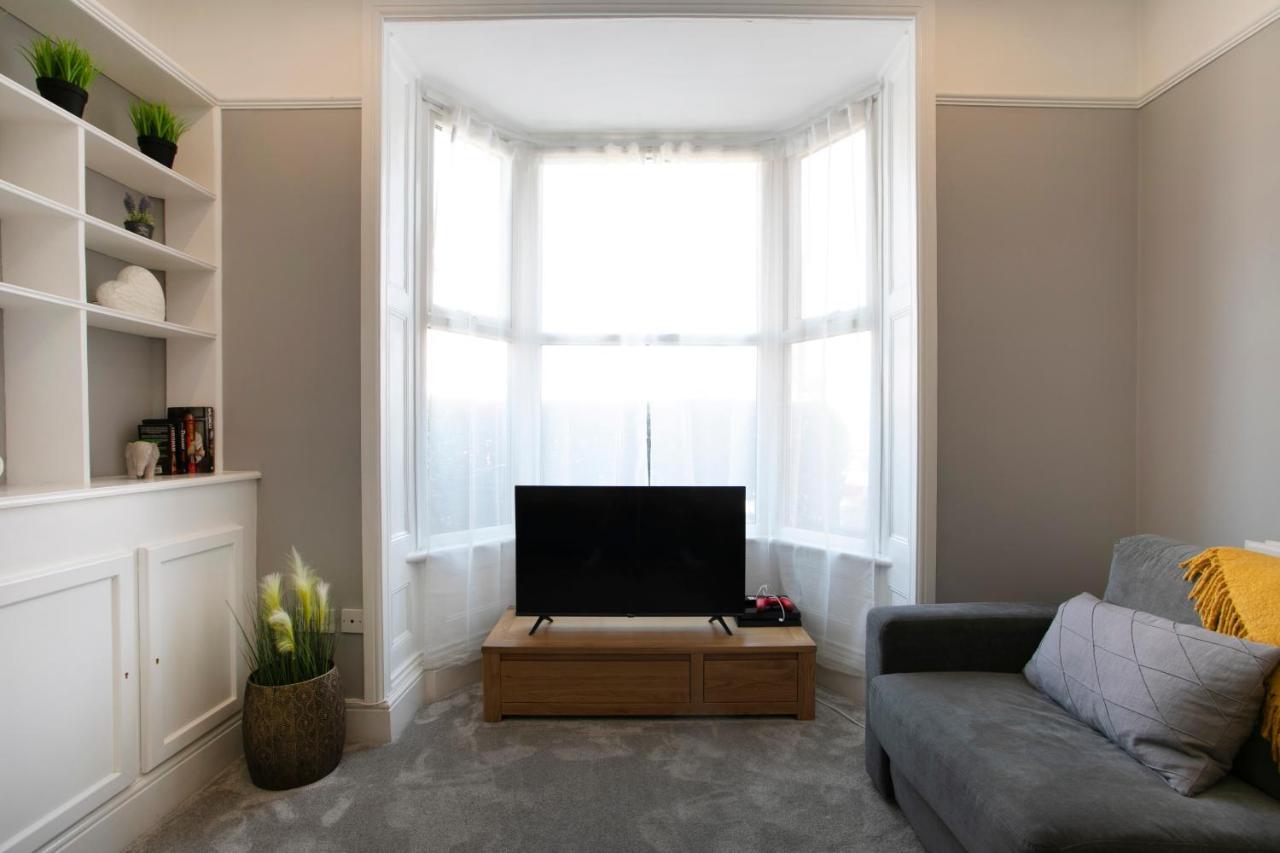 Spring Villa Leicester Exterior foto