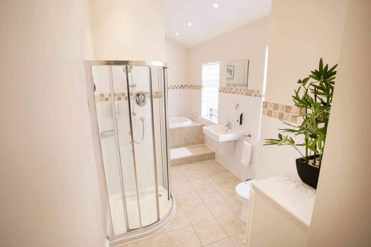 Spring Villa Leicester Exterior foto
